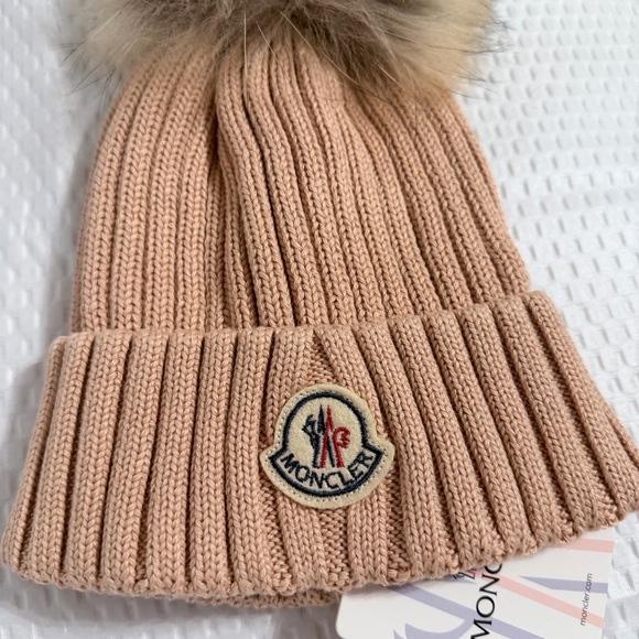 Moncler Women’s Ribbed Knit Beanie Hat w/ Fur Pom Beige Blush NWT One Size - Picture 2 of 4